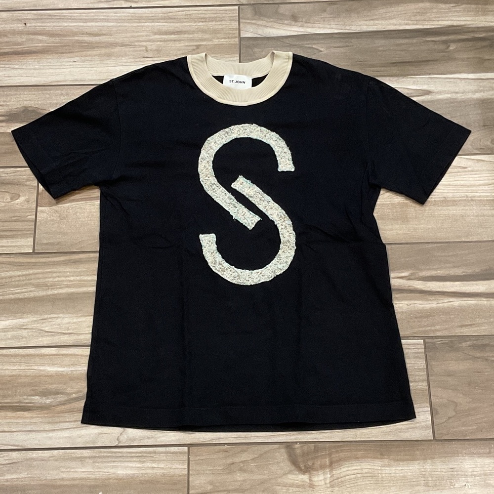 St John Women’s Black Short Sleeve crew neck Top